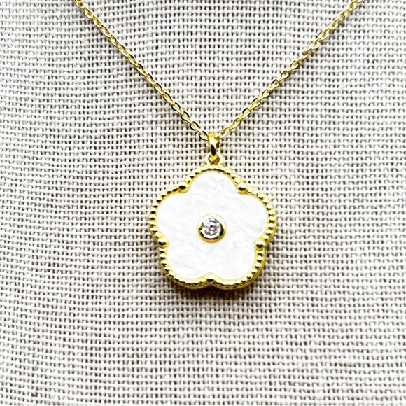 NWOT 18k GP stainless steel aqua colored clover set, necklace is adjus to 18” - Picture 7 of 16